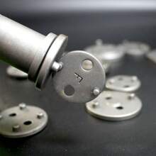 Froadp 22 szt. Uniwersalny zestaw tłoczków zacisku hamulcowego z przenośną plastikową obudową Zestaw narzędzi do naprawy hamulców do samochodu i motocykla - Czerwony - Zobacz 6