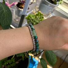 1 pieza Nuevo comienzo brazalete hecho a mano con aventurina verde, jade verde y cuentas de howlita, diseño unisex, joyería de cristales curativos para la abundancia, la prosperidad, la calma y la esperanza