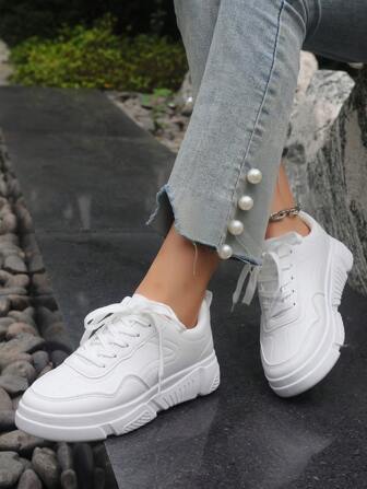新款女士白鞋，英伦风系带真皮运动鞋，圆头低帮厚底一脚蹬鞋，时尚透气防滑厚底运动鞋，休闲学生鞋