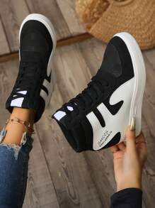 2024 Nouveau style automne/hiver Baskets montantes à lacets avec plateforme de 8 cm, légères, confortables, à la mode, polyvalentes, tout usage, emblème du style de rue