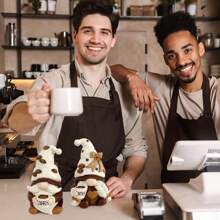 2 piezas Estatuas de enanitos de café decoradas, hechas de resina, portátiles y ligeras, talladas con exquisitez, estatua de enanito de café, artesanía de resina para decoración, estatua de enanito para barra de café, sala de estar, el regalo ideal para novias y madres, apto para cafeterías, decoración del hogar, cocinas, dormitorios, bares, oficinas, etc., vestirse para fiestas, etc.