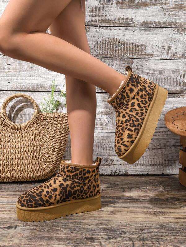 Thick Sole Leopard Printed Ankle Snow Boots For Women, Casual Padded Short Boots With Flat Heel, Winter