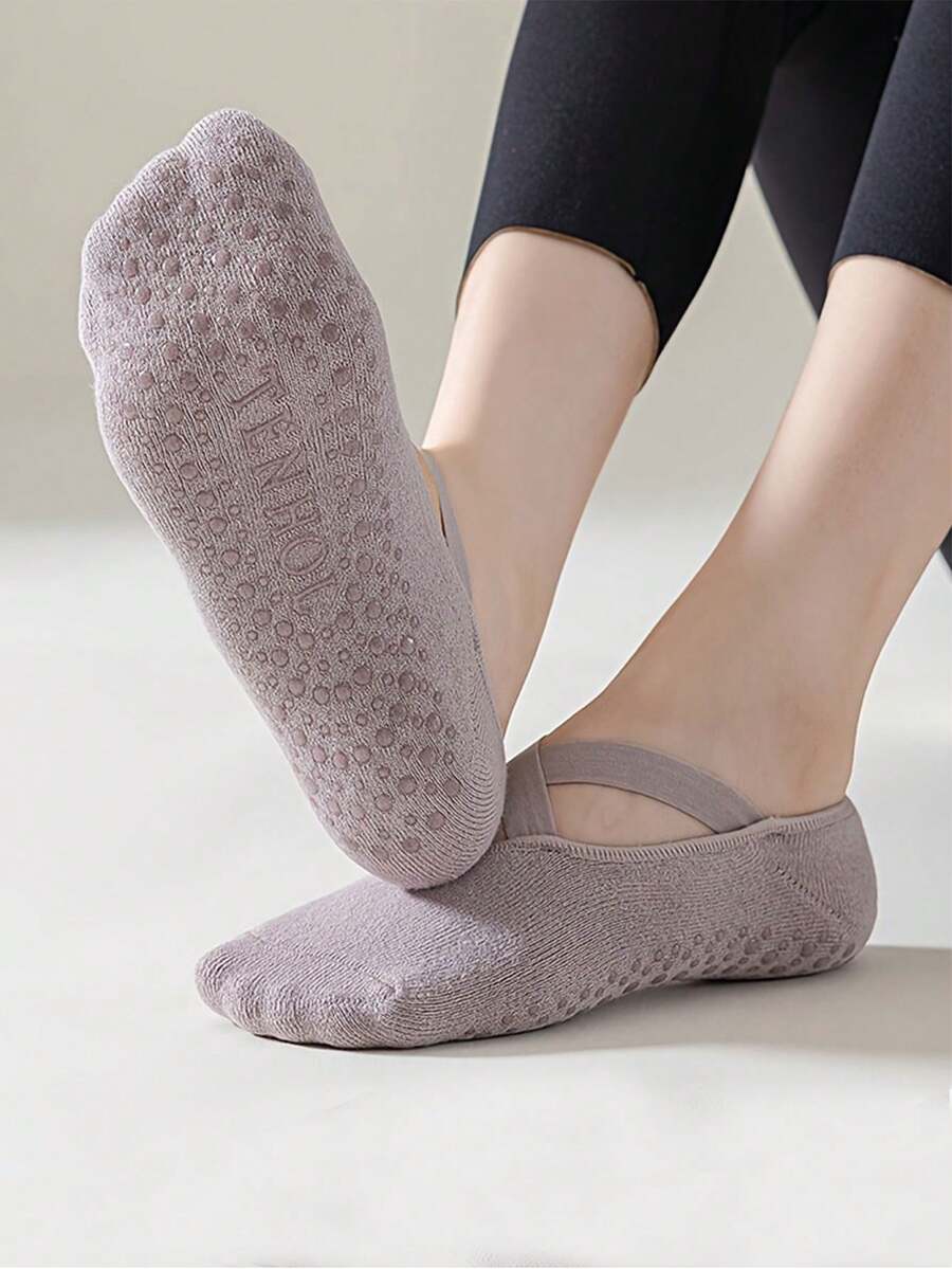 3 Pairs Of Women's NonSlip Yoga Socks Breathable And Comfortable