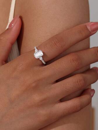 1 件 S925 纯银镀铑，镶嵌 3 克拉垫形合成莫桑石，高品质，精致，订婚戒指，适合礼物/约会/新娘/求婚/婚礼