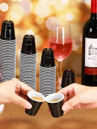 50個入り 2オンス 使い捨てミニパーティーカップ リキュール、カクテル、ワイン、コンディメント、スナック、ジュース用。あらゆるパーティーに最適!アルコールショット、伝統的なショット、ミックスショット、ハロウィーンやクリスマスパーティーに最適