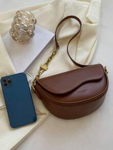 时尚翻盖斜挎包，带字母印花和可调节肩带 - 棕色 - 查看 6