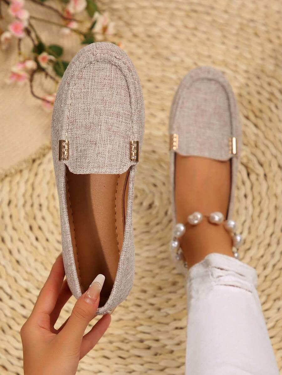 Tên sản phẩm: Giày lười vải lanh màu be dành cho nữ có khóa vàng - Nhiều màu - Xem 1