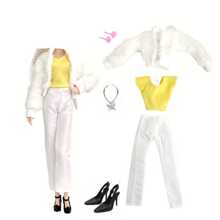 手工娃娃配饰时尚套装，冬季娃娃服装，休闲夹克，带口袋和帽子。1套包含：1套服装，1条项链，1双鞋子（款式和颜色随机），1对耳环。适用于11.8英寸娃娃（娃娃不包含）