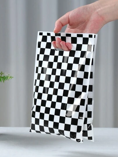 50 piezas Bolsas de regalo a cuadros en blanco y negro, bolsas de embalaje para regalos de fiesta de cumpleaños con tema de carreras, bolsas de regalo de cumpleaños, bolsas para obsequios, suministros de embalaje de regalos de cumpleaños, suministros de fiesta de cumpleaños, decoraciones de cumpleaños, bolsas de relleno de regalos de cumpleaños, bolsas de plástico, suministros de fiesta de 1er cumpleaños, obsequios, feliz cumpleaños, cumpleaños niño, decoraciones de cumpleaños, decoraciones de fiesta de baby shower
