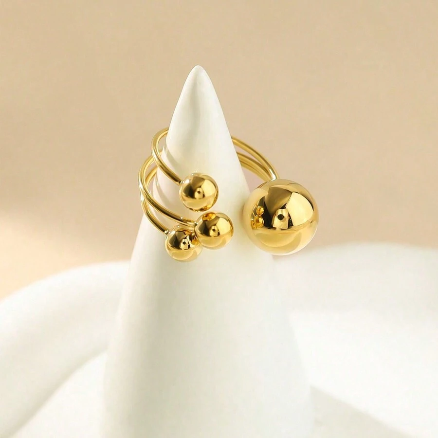 1 pièce Bague en acier inoxydable de mode avec perles sphériques dorées, bague en titane géométrique personnalisée exagérée, accessoires de bijoux dorés pour le carnaval, à porter au quotidien