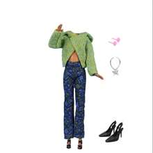 手工娃娃配饰时尚套装，冬季娃娃服装，休闲夹克，带口袋和帽子。1套包含：1套服装，1条项链，1双鞋子（款式和颜色随机），1对耳环。适用于11.8英寸娃娃（娃娃不包含）