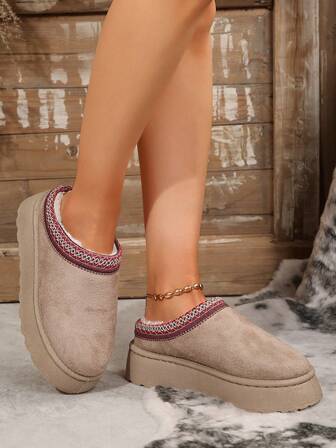 Pantoufles d'hiver en laine 2025 pour femmes, nouvelle version 2024. Bottes de neige à semelle épaisse en fourrure de mouton d'1 pièce seul tenant, à bout fermé et à enfiler