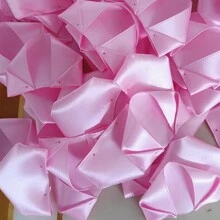100 Pieces Of Handmade Ribbon Petals, Handmade Rose Petals, Handmade Flower Fresh Semi-Finished Products, Very Suitable For DIY Making Eternal Bouquets, Wedding Roses, Gift Flowers And Ramos Flower Arrangements - Can Be Used To Decorate The Living Room And Bedroom, Or As Gifts For Couple, Parents, Family And Friends, Reduce Your Repetitive Work, Easily And Efficiently Make The Gifts You Want,