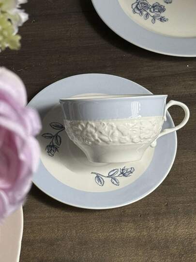 1 套法国夏季浅蓝色花卉浮雕陶瓷咖啡杯碟套装，办公室和家庭下午茶，咖啡杯碟，拿铁杯，早餐牛奶杯，节日礼物，送给朋友的开学礼物