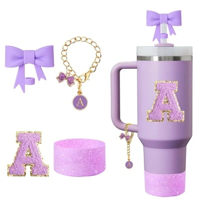 4 件套专为杯子配件设计，1 件剪裁蝴蝶结硅胶吸管盖，1 件姓名 ID 字母手柄饰物，1 件自粘字母贴纸，1 件杯套。杯子配件，0.4 英寸/10 毫米蝴蝶结吸管盖帽，适用于 30 盎司和 40 盎司的玻璃杯