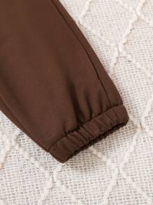 3 Stücke Set für Babyjungen bestehend aus langärmeliger Sweatshirt mit Retro-Patchwork-Muster, Hose und Schal für Herbst und Winter