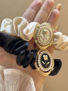 2条装女士黑白玫瑰缎面发圈，时尚优雅，适合日常、休闲、派对、通勤、度假、扎马尾、盘发和洗脸等场合。发圈、发绳、发饰、头饰、弹力发带 - 黑與白 - 查看 2