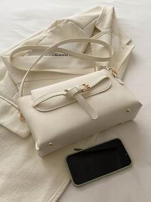 带钳蝴蝶结纯色翻盖斜挎包复古轻便商务休闲黑色翻盖包复古结饰细节 PU 适合少女、女大学生、新人及白领人士 非常适合办公室、大学、工作、商务、通勤、户外、旅游、郊游 - 米色 - 查看 10