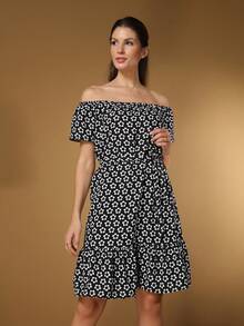 Women's Short Off-The-Shoulder Dress With Floral Print - 黑色 - 查看 7