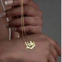 Joyería personalizada con nombre en inglés antiguo de vampiro, regalo de cumpleaños personalizado para amante de los murciélagos, collar personalizado con nombre de murciélago