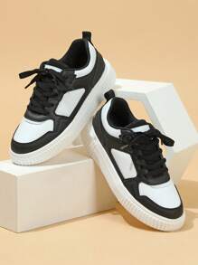 男女款时尚厚底休闲运动鞋，软垫鞋底，舒适透气除臭，学生情侣百搭休闲运动鞋，运动潮流休闲运动鞋，男女款运动休闲滑板鞋