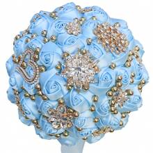 大型奢华心形蝴蝶仿珍珠新娘捧花，金色水钻缎带玫瑰，酒红色布艺永生花。情人节配饰