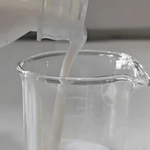 Emulsión de Silicón emulsionador silicona líquida multiusos para limpieza protección y brillo superficies automotrices muebles plásticos acondicionador resistente fácil aplicar uso profesional hogar industria - 1 kIlo - Ver 8