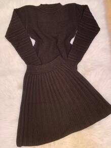 Schoolgirl Pleated Skirt And Long Sleeve Mousse Blouse Set In Tricot - 黑色 - 查看 3