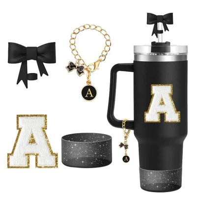 4 件套专为杯子配件设计，1 件剪裁蝴蝶结硅胶吸管盖，1 件姓名 ID 字母手柄饰物，1 件自粘字母贴纸，1 件杯套。杯子配件，0.4 英寸/10 毫米蝴蝶结吸管盖帽，适用于 30 盎司和 40 盎司的玻璃杯（黑色）