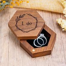 Caja de anillo de madera hexagonal con grabado para ceremonia de boda y compromiso, regalo de cumpleaños y aniversario para mujeres