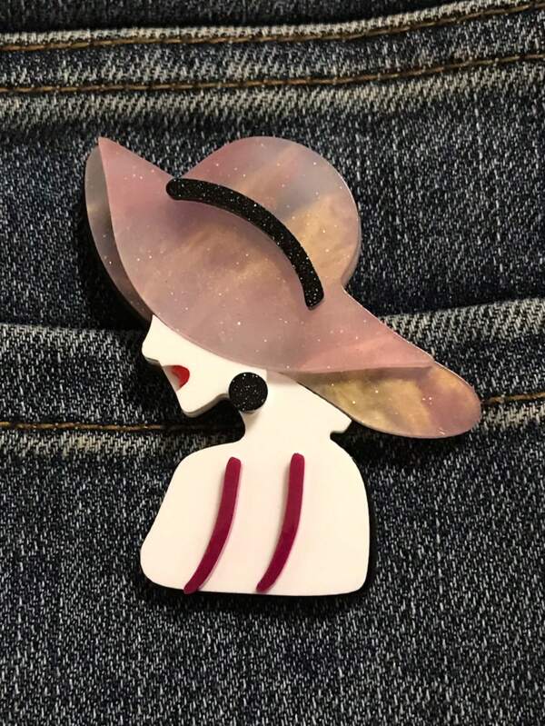 1 pieza Broche acrílico con diseño de niña de dibujos animados , accesorio de pin para bolso, ropa de estilo de verano, hecho a mano y lindo, regalo para la novia, se puede usar en todas las estaciones.