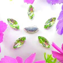 Piedras de vidrio en forma de ojo de caballo Navette, colores normales no AB, forma ovalada brillante hecha a mano, base de metal plateado con garras, cristales cosidos a mano, piedras planas con orificios para decorar ropa, vestidos, bolsos, zapatos, broches, pendientes y manualidades - Colores de fantasía - Ver 37