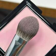 1pc Heart-Shaped Blush Brush, Precision Blush Brush For Cheek, Eye Shadow, Powder Blush Make Up Tool