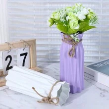 1 Bình nhựa mini, cao 17,5cm, làm từ nhựa không thấm nước, nhẹ và không sợ rơi - Dùng để trang trí tường, cắm hoa, cưới, tiệc, trang trí nhà cửa, trang trí bàn làm việc - Nhiều màu - Xem 4