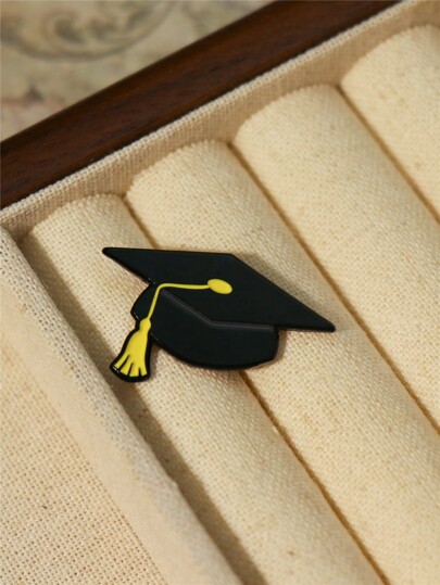 Yuan Shuo شارة صدر بشكل قبعة التخرج من درجة الدكتوراه بطراز بسيط قطعة واحدة