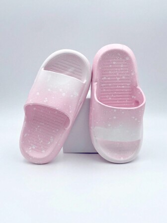 1 双儿童渐变色 PVC 防滑耐磨平底拖鞋，适合室内/室外、家居、浴室、夏季