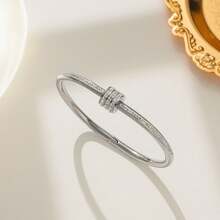 Pulseira Explosão transfronteiriça de  cheia de diamantes, mulheres de cintura pequena, pulseiras de joias de mão de aço de titânio de alta qualidade, fábrica de joias de nicho de luxo leve