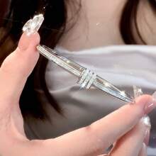 Pulseira Explosão transfronteiriça de  cheia de diamantes, mulheres de cintura pequena, pulseiras de joias de mão de aço de titânio de alta qualidade, fábrica de joias de nicho de luxo leve