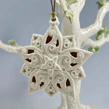 1 đồ trang trí treo Giáng sinh bằng gốm sứ vẽ tay, tượng hươu bông tuyết - trắng - Xem 3