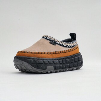 2024 New Multi-Color Tire Bottom Snow Boots, Thick Sole, Thermal Lined , Fashionable Women Boots