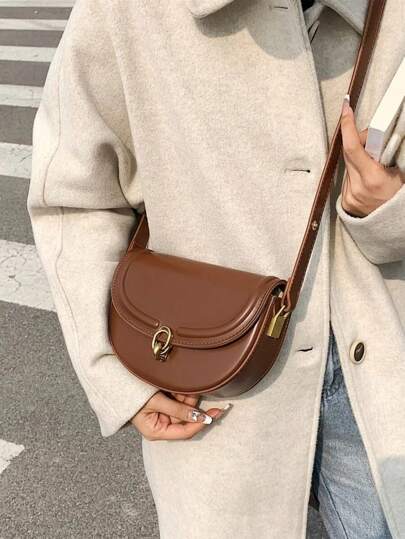 金属锁扣翻盖马鞍包 女士通勤单肩包