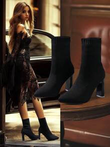 Botas elásticas de mujer 2025 de tacón grueso y puntiagudo, de punto, versátiles y estilizadoras, de media pantorrilla, nuevas para otoño/invierno, de fácil puesta, con forro delgado, elegantes y de moda, tallas grandes