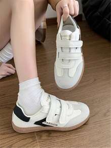 Neue modische Freizeit-Sneaker für Damen, weiße PU-Patchwork-Sportschuhe mit Klettverschluss, niedrige Schnürung, flache Laufschuhe