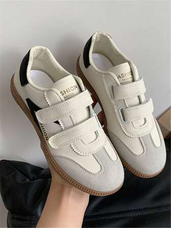 Nya mode för kvinnor Sneakers, PU Patchwork Krok och loop Sport Casual Vita skor Låg-top snörning Flat Walk löparskor