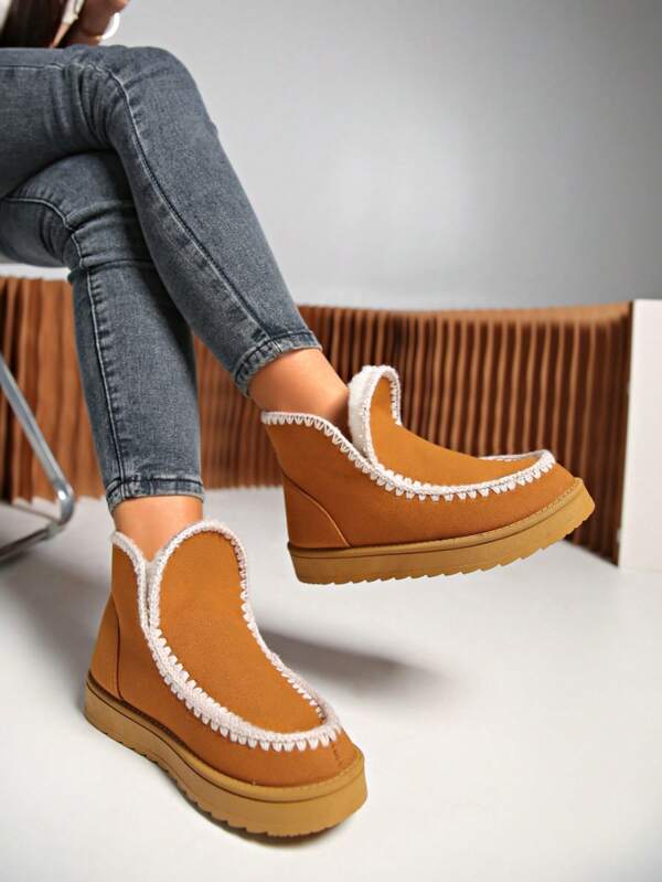 Botas de nieve con suela gruesa y cálidas, antideslizantes para mujeres. Modelo de moda para otoño/invierno 2024, cómodas con suela suave y forro esponjoso