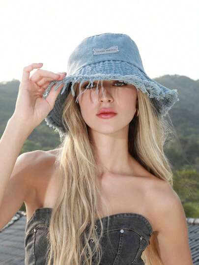1pc Women Sunscreen Casual Bucket Hat With Silver Letter Badge And Frayed Brim, Suitable For Travel And Shopping Outfits