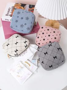 1 pièce Sac de rangement pour serviettes hygiéniques imprimé de manière stylisée. Sac cosmétique multifonctionnel compact. Petit sac carré pour ranger les serviettes hygiéniques. Petit sac de voyage pour les cosmétiques et les toilettes pour femmes/filles. Sac à fermeture éclair mignon, porte-monnaie de style universitaire, convient pour l'école, le travail, les voyages, les cosmétiques, les soins de la peau, les articles de toilette, l'emballage, les fournitures de voyage