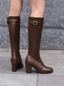 Botas altas con tacón alto en color marrón con hebilla cuadrada, botas altas de rodilla de PU con cremallera lateral de moda para mujer - Marrón - Ver 2