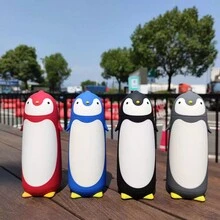 1 件手洗双层创意卡通可爱企鹅玻璃水瓶，便携式企鹅形保温旅行杯，适用于冷热饮品，不含 PVC，非常适合跑步和运动 - 圣诞节、万圣节、母亲节和毕业典礼的完美礼物 - 彩色 - 查看 4