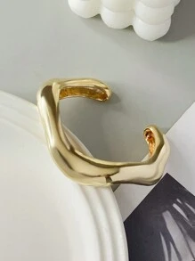 1pc Exaggerated Fashionable Asymmetrical Metal Cuff Bracelet, Vintage Minimalist Geometric Round Big Coiled Spring Open Bangle Bracelet, Women Daily Decoration, Festival & Birthday Gift, Party Jewelry, Casual Travel Charm Jewelry Gift